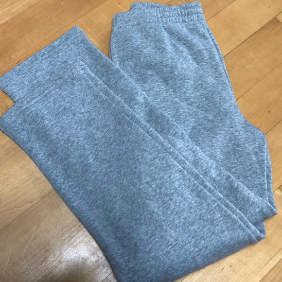 New balance sweatpants grey kids - Picture 2 of 3